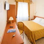 Curtis Hotel 3*