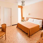 Hotel Curtis