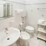 Curtis Hotel