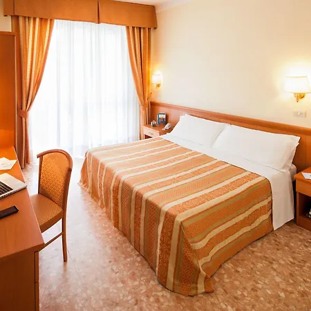 Curtis 3* Alassio