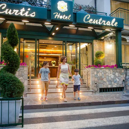 ホテル Curtis アラッシオ