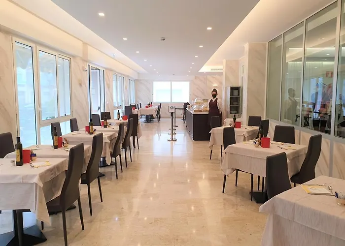 Curtis Otel Alassio