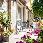 Szálloda Curtis 3*